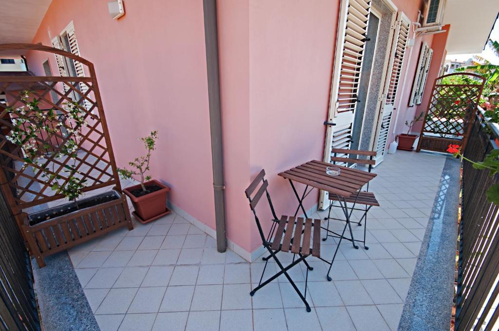Kosmos Bed & Breakfast 3*
