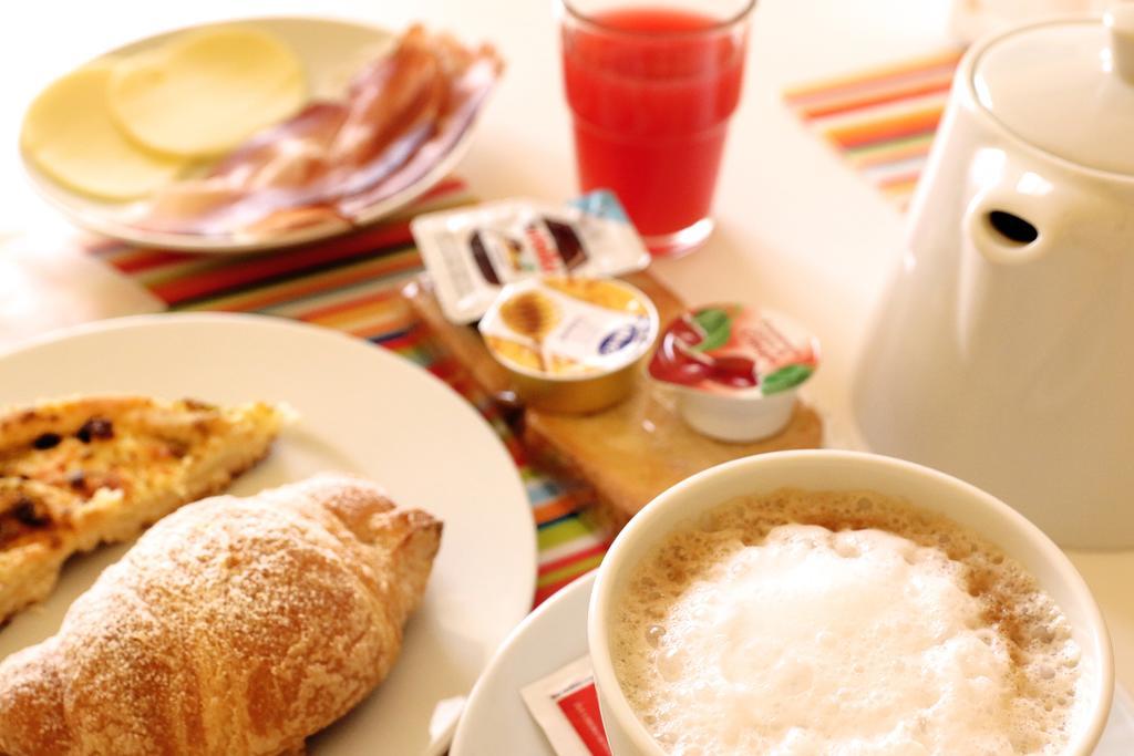 Kosmos Bed & Breakfast 3*
